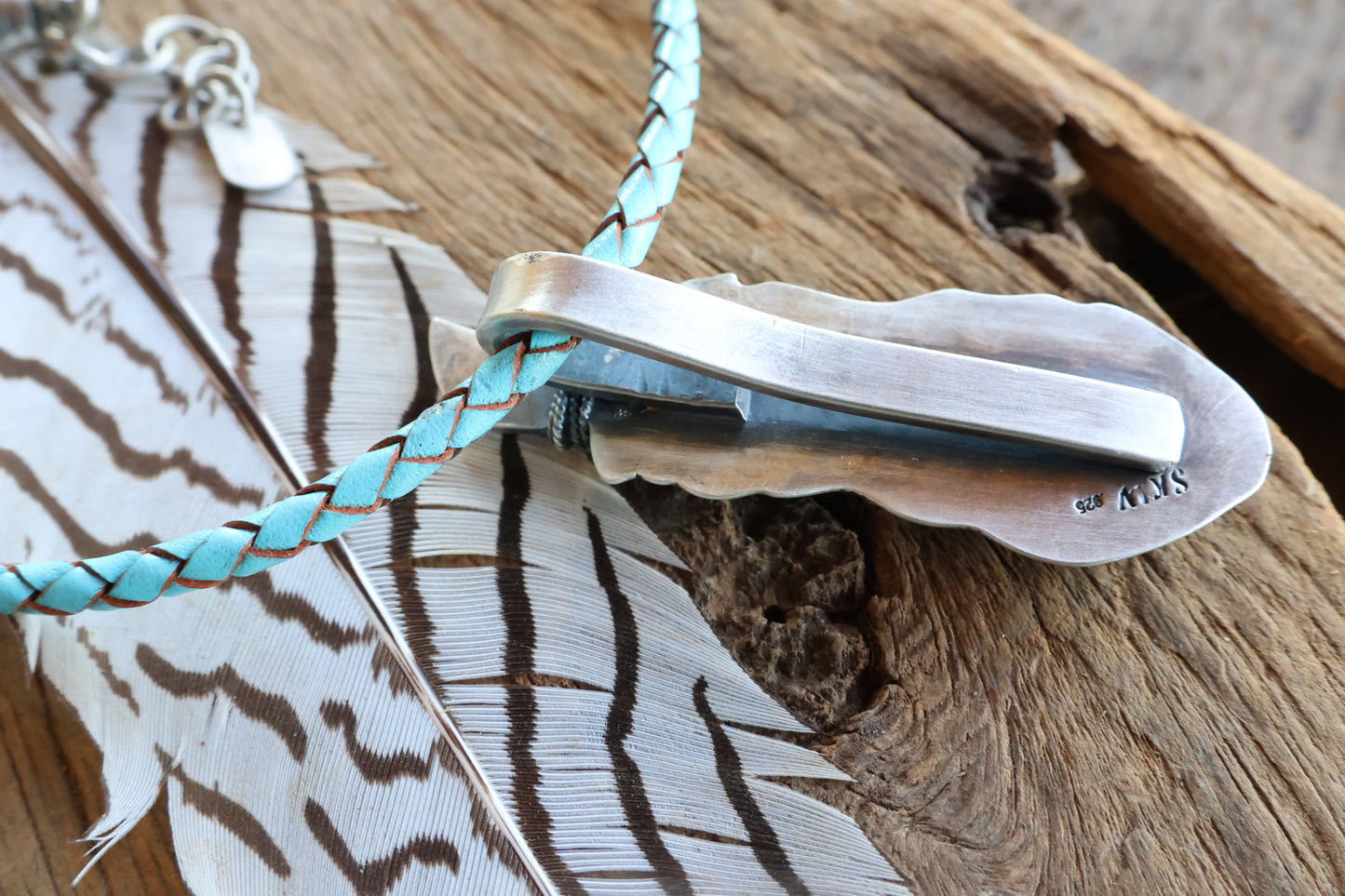 Engraved Feather pendant with Kingamn turquoise