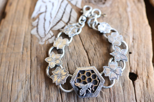Honey Bee flower chain bracelet