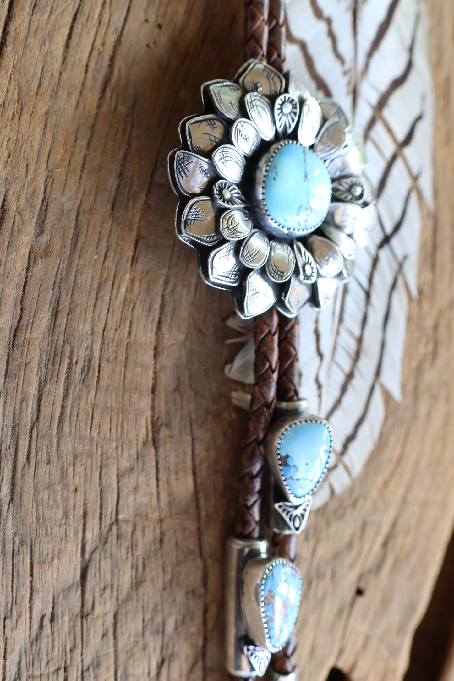 Golden Hills Flower Bolo