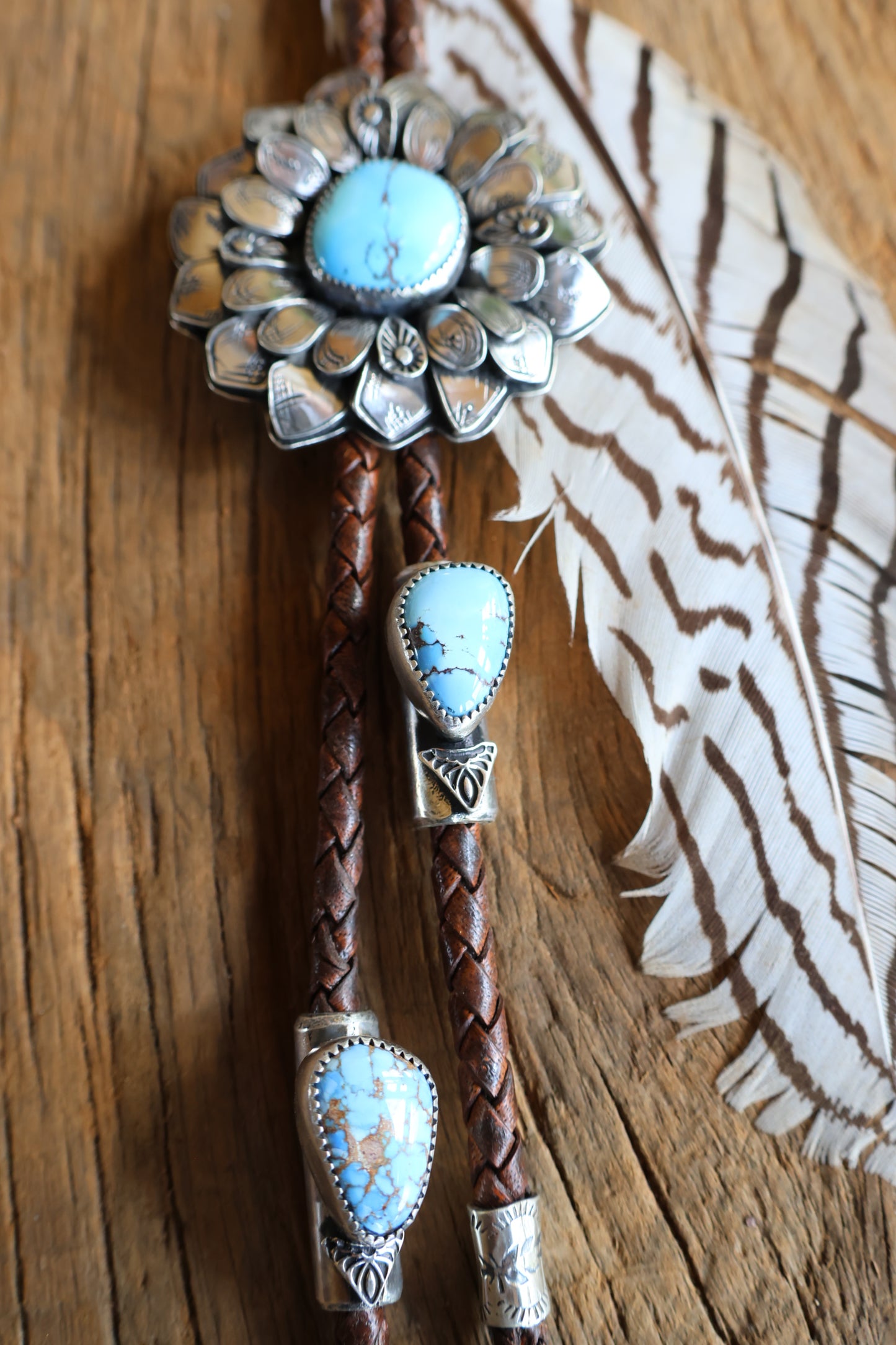 Golden Hills Flower Bolo