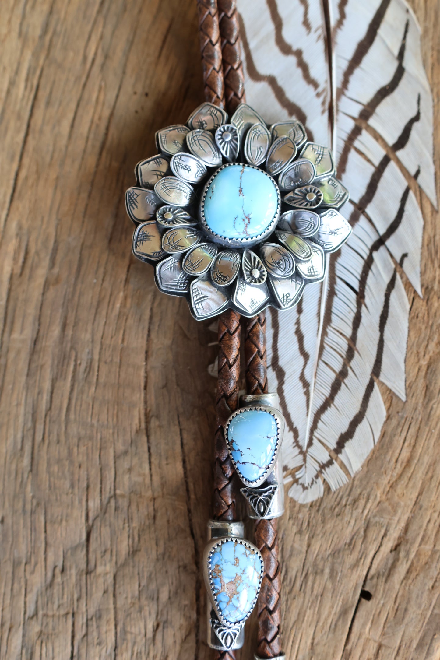 Golden Hills Flower Bolo