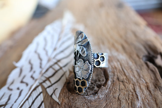 Honey Bee Saddle Ring
