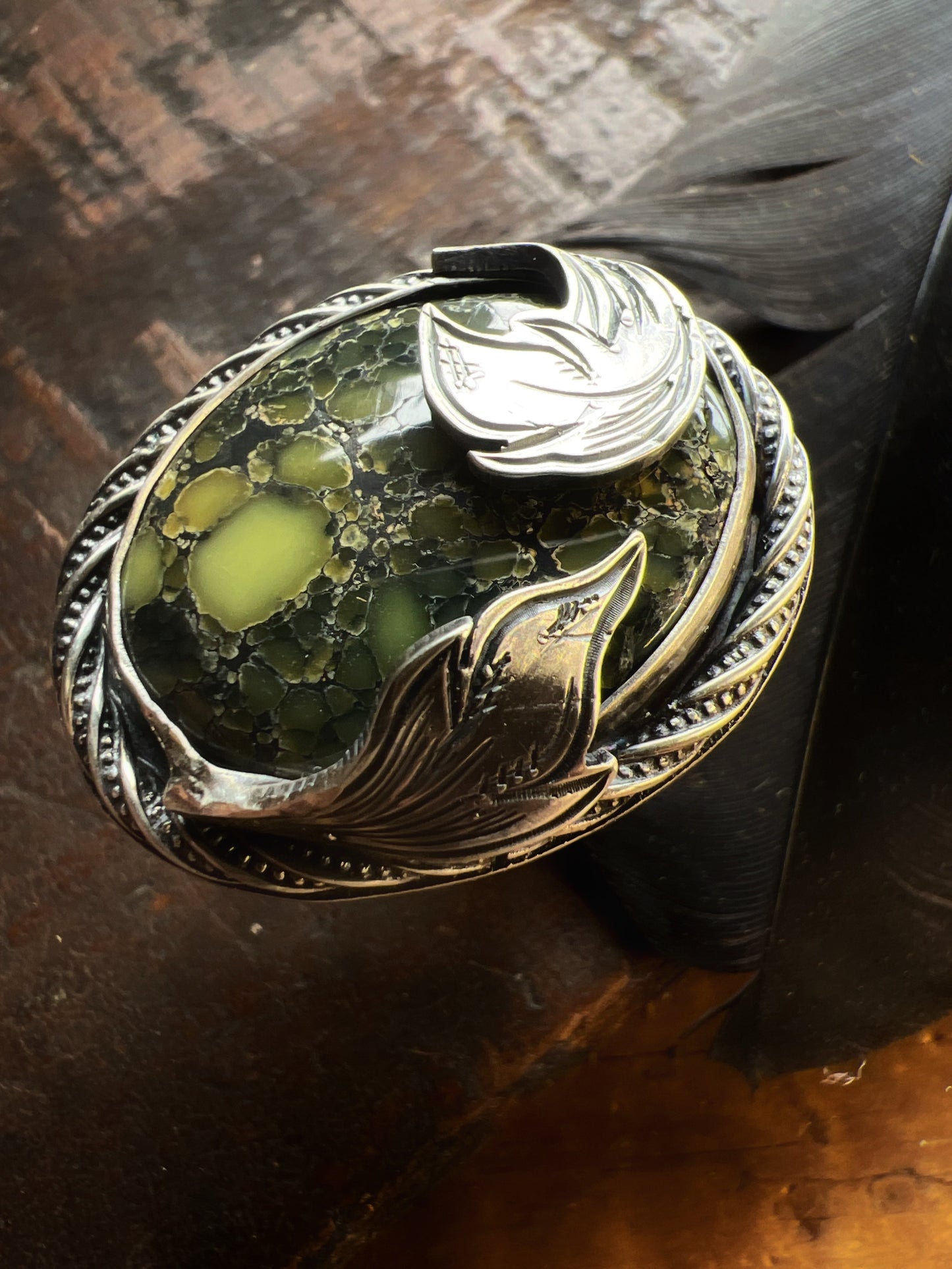 New lander engraved detail ring